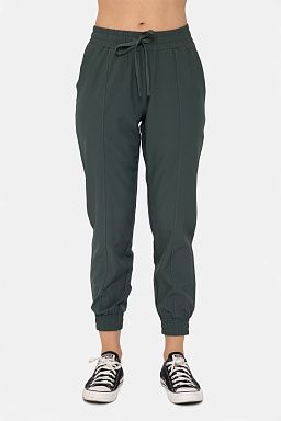 Essential Athleisure Joggers Jungle green