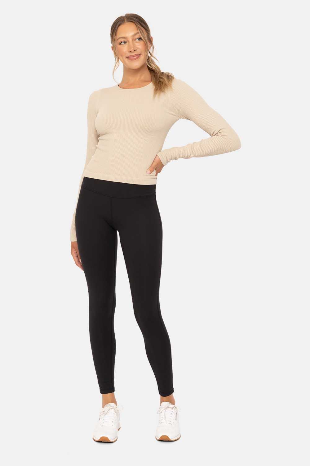 Essential Mid-Waist Leggings with Key Pocket Black