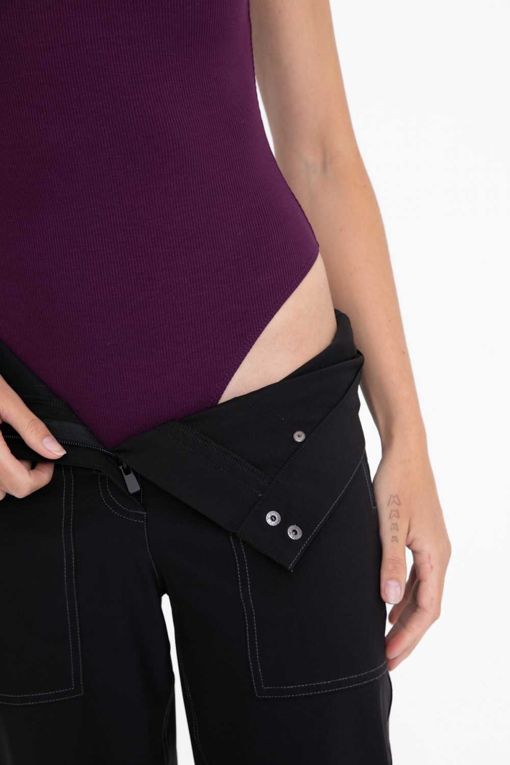 Keyhole Cut-Out Sleeveless Bodysuit