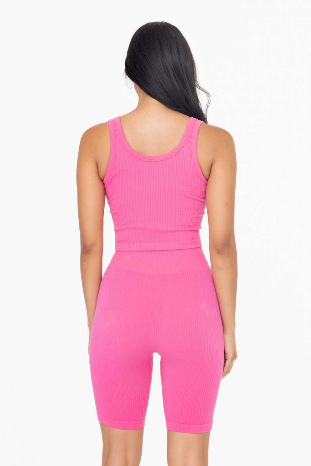 Ribbed Seamless Scoop Neck Tank Top