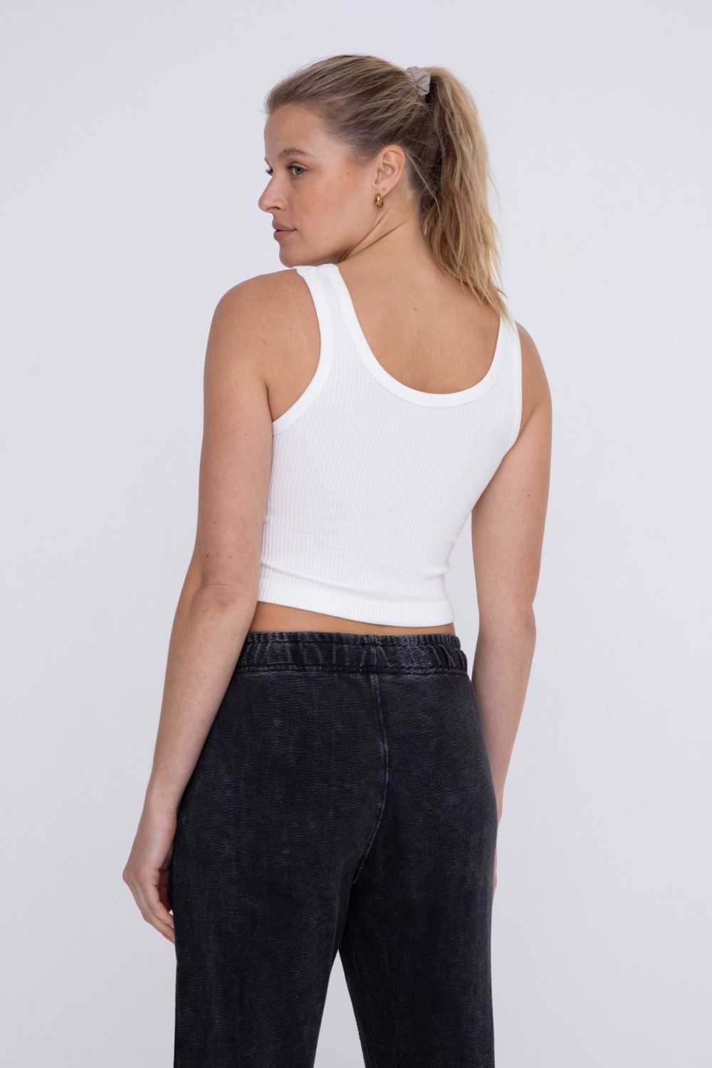 Ribbed Seamless Scoop Neck Tank Top